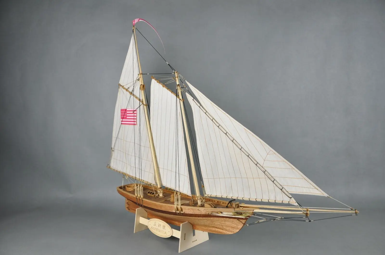 Skála 1/66 Americas Cup Klasszikus fa vitorlás modell AMERIKA Bajnok hajó össze modell